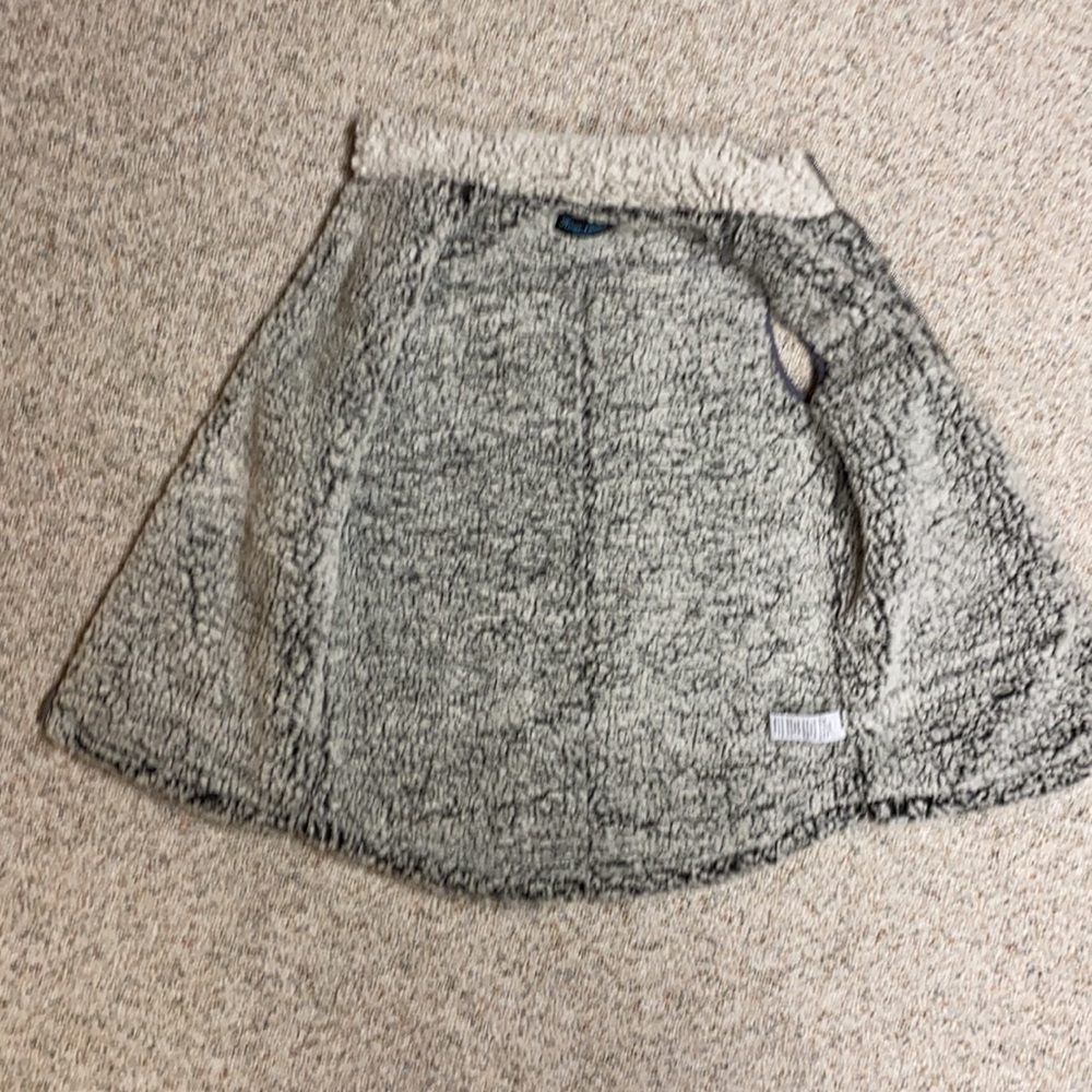 Vest - Picture 6 of 6
